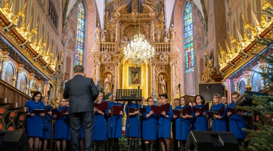 Zdjęcie 29 - XIII Koncert Kolęd w kościele pw. WNMP
