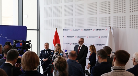 Zdjęcie 15 - Umowa na realizację projektu „Kraśnik – Bezpieczne Miasto Nowej Generacji”