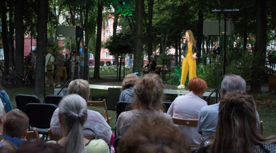 Zdjęcie 15 - Koncert młodych wokalistek w Parku Tysiąclecia