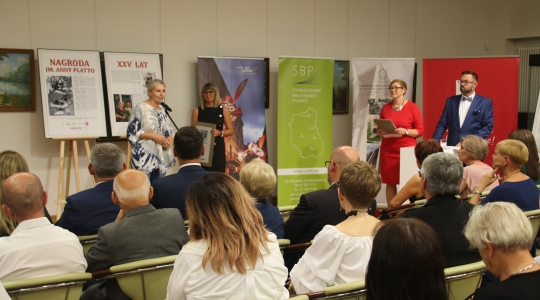 Zdjęcie 3 - Jolanta Zając laureatką XXV edycji Nagrody im. Anny Platto
