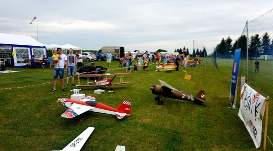 Zdjęcie 1 - XXI Ogólnopolski Meeting Modelarski "KAŻDY MOŻE LATAĆ"