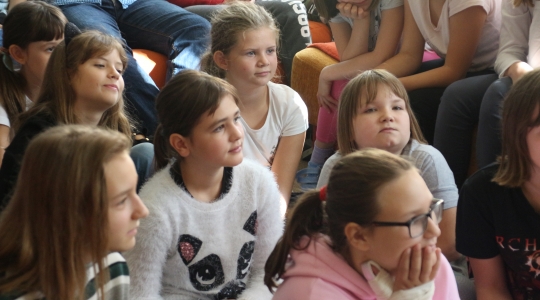 Zdjęcie 17 - Głośne Czytanie w Publicznej Szkole Podstawowej nr 5
