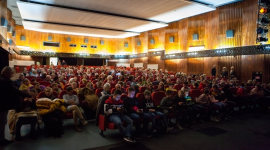 Zdjęcie 1 - "Mieszczanin szlachcicem" Amatorskiego Teatru Towarzyskiego na scenie CKiP w Kraśniku