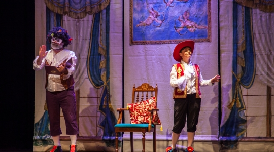 Zdjęcie 3 - "Mieszczanin szlachcicem" Amatorskiego Teatru Towarzyskiego na scenie CKiP w Kraśniku