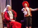 Zdjęcie 6 - "Mieszczanin szlachcicem" Amatorskiego Teatru Towarzyskiego na scenie CKiP w Kraśniku