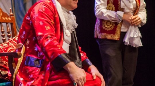 Zdjęcie 7 - "Mieszczanin szlachcicem" Amatorskiego Teatru Towarzyskiego na scenie CKiP w Kraśniku