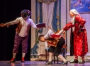 Zdjęcie 10 - "Mieszczanin szlachcicem" Amatorskiego Teatru Towarzyskiego na scenie CKiP w Kraśniku