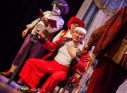 Zdjęcie 12 - "Mieszczanin szlachcicem" Amatorskiego Teatru Towarzyskiego na scenie CKiP w Kraśniku