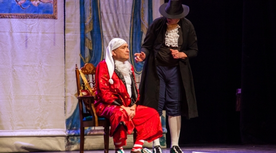 Zdjęcie 15 - "Mieszczanin szlachcicem" Amatorskiego Teatru Towarzyskiego na scenie CKiP w Kraśniku