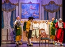 Zdjęcie 18 - "Mieszczanin szlachcicem" Amatorskiego Teatru Towarzyskiego na scenie CKiP w Kraśniku