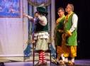 Zdjęcie 20 - "Mieszczanin szlachcicem" Amatorskiego Teatru Towarzyskiego na scenie CKiP w Kraśniku