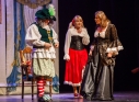Zdjęcie 22 - "Mieszczanin szlachcicem" Amatorskiego Teatru Towarzyskiego na scenie CKiP w Kraśniku
