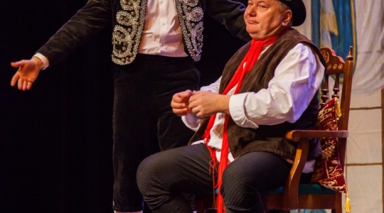 Zdjęcie 28 - "Mieszczanin szlachcicem" Amatorskiego Teatru Towarzyskiego na scenie CKiP w Kraśniku