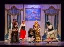 Zdjęcie 30 - "Mieszczanin szlachcicem" Amatorskiego Teatru Towarzyskiego na scenie CKiP w Kraśniku