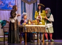Zdjęcie 34 - "Mieszczanin szlachcicem" Amatorskiego Teatru Towarzyskiego na scenie CKiP w Kraśniku