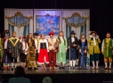 Zdjęcie 35 - "Mieszczanin szlachcicem" Amatorskiego Teatru Towarzyskiego na scenie CKiP w Kraśniku