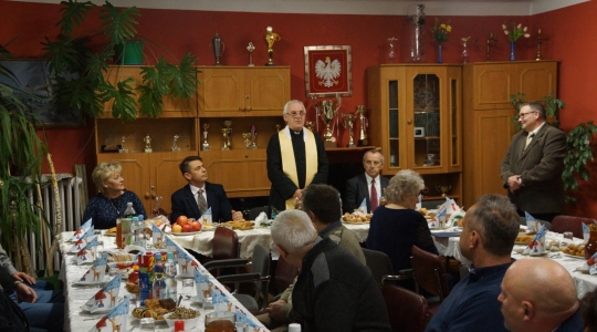 Zdjęcie 3 - Spotkanie opłatkowe Stowarzyszenia Trzeźwościowego "Uśmiech"