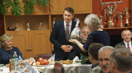 Zdjęcie 8 - Spotkanie opłatkowe Stowarzyszenia Trzeźwościowego "Uśmiech"