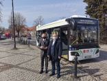 Zdjęcie - Pierwszym polskim autobusem elektrycznym po ulicac...