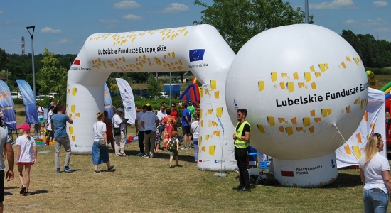 Zdjęcie - Rodzinny Piknik Europejski nad zalewem Kraśnickim